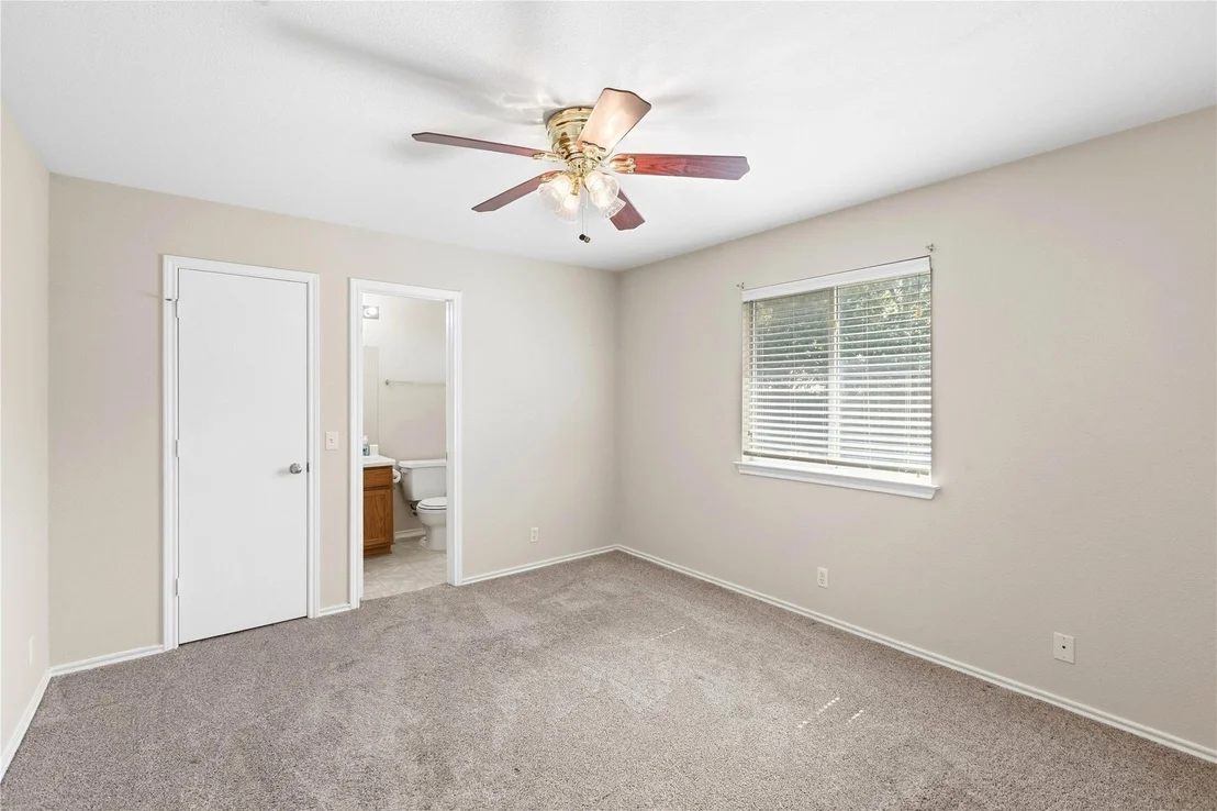 Photo of 221 Ames CV