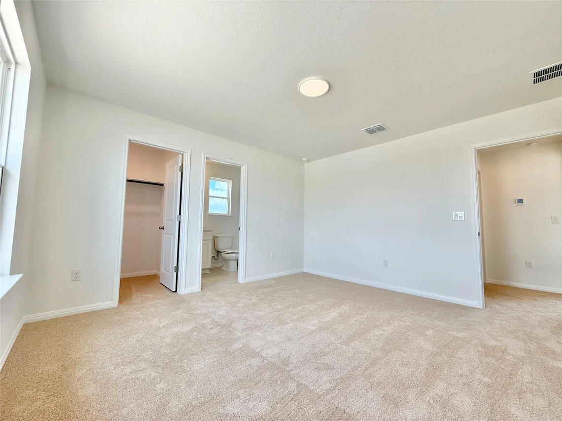 Photo of 476 Young ST