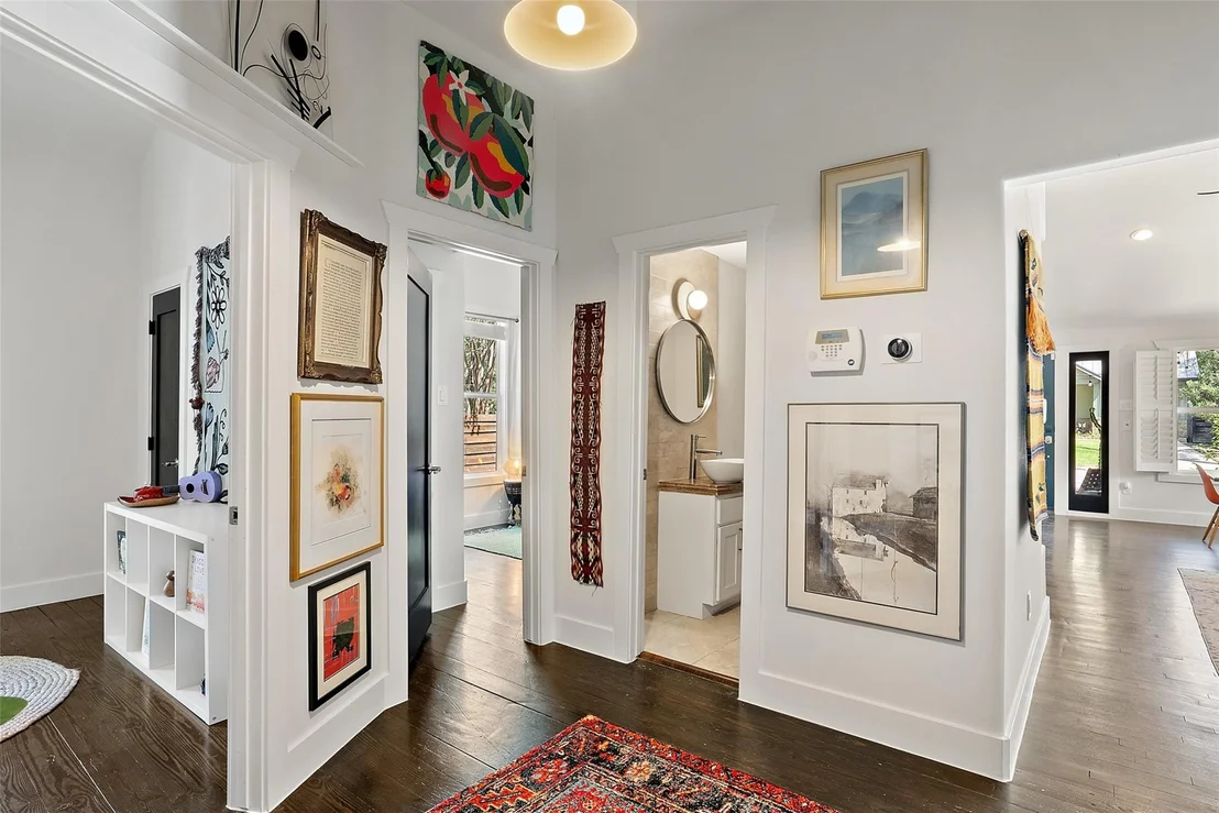 Photo of 1711 Payne Ave