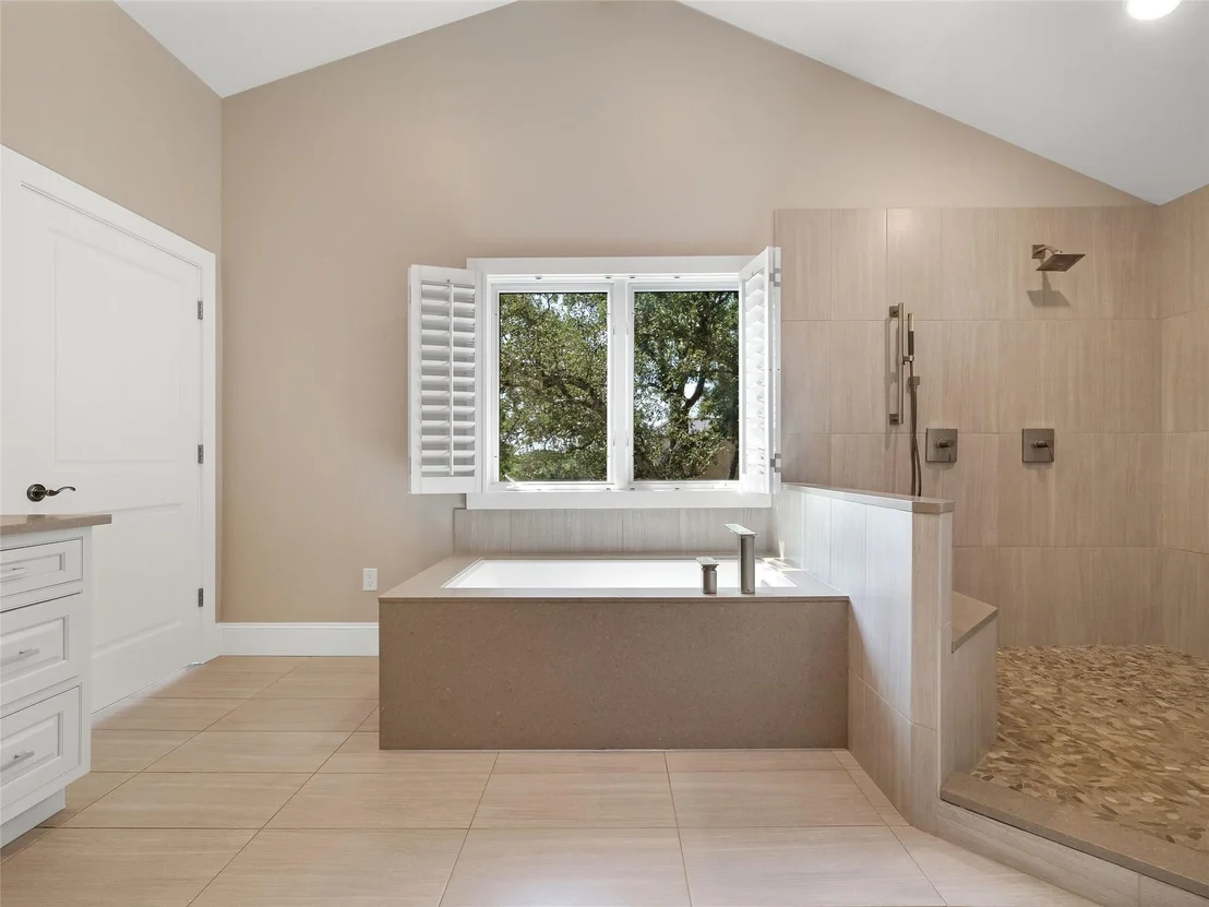 Photo of 9102 N Madrone TRL