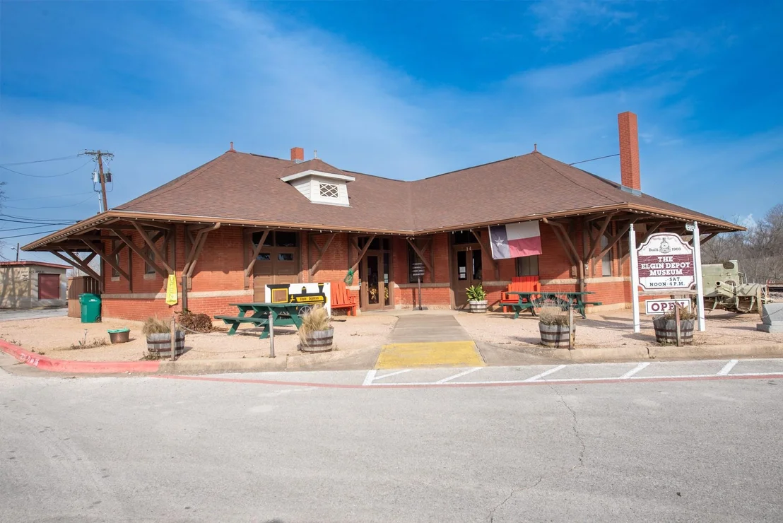 Photo of 418 S Avenue D Ave