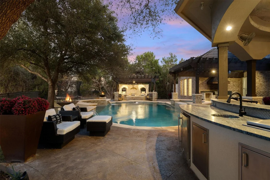 Photo of 11700 EAGLES GLEN DR