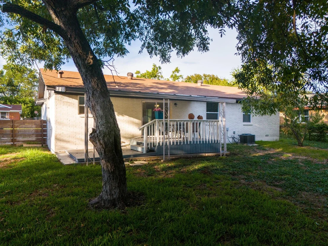 Photo of 1202 Illinois Ave