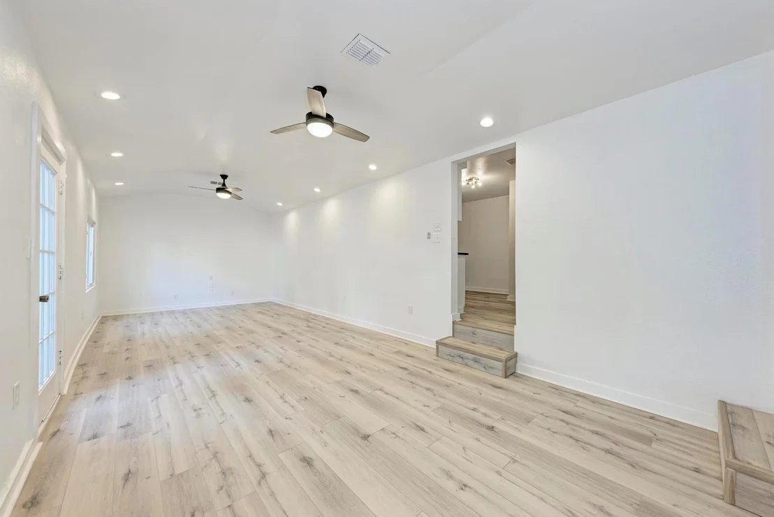 Photo of 718 Barbara DR
