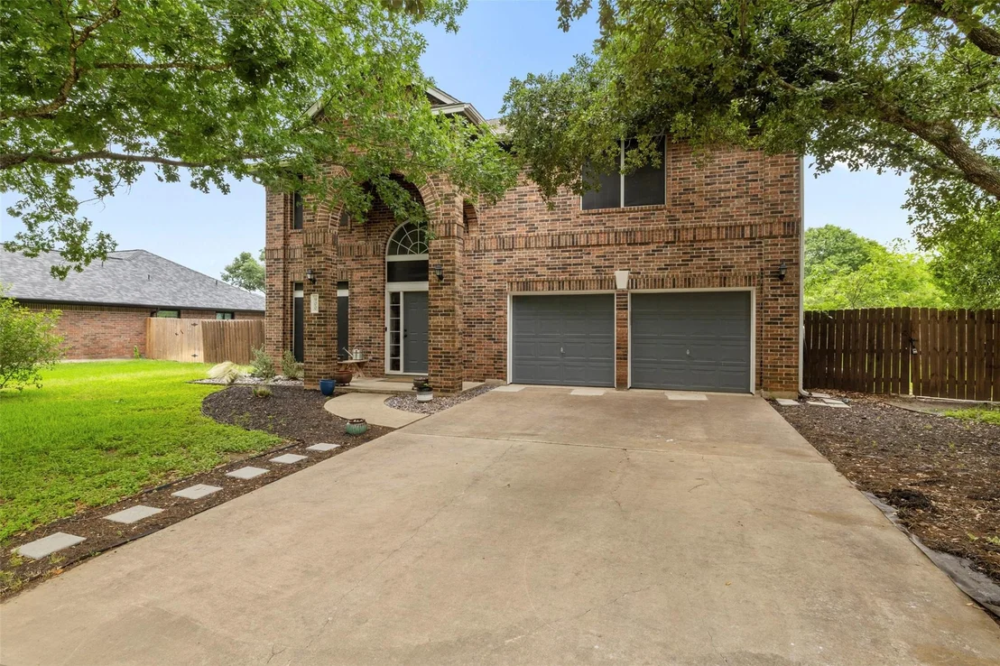 Photo of 900 Laurel CV