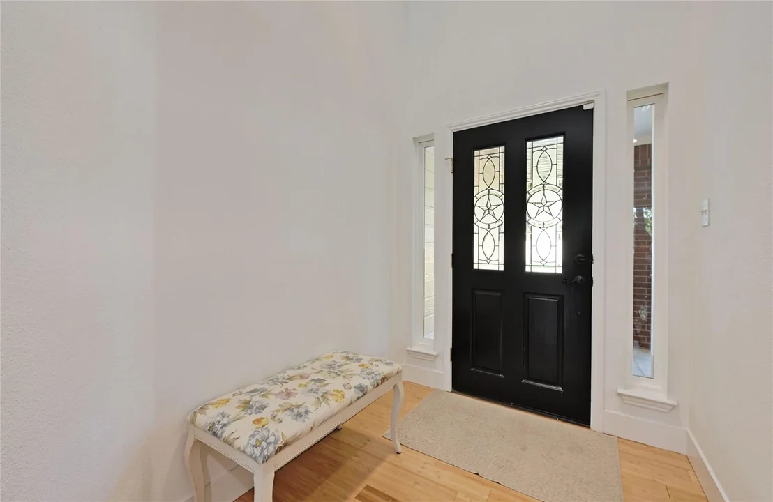 Photo of 329 Cullen BLVD