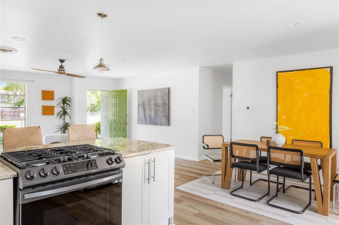 Photo of 304 W Bee ST
