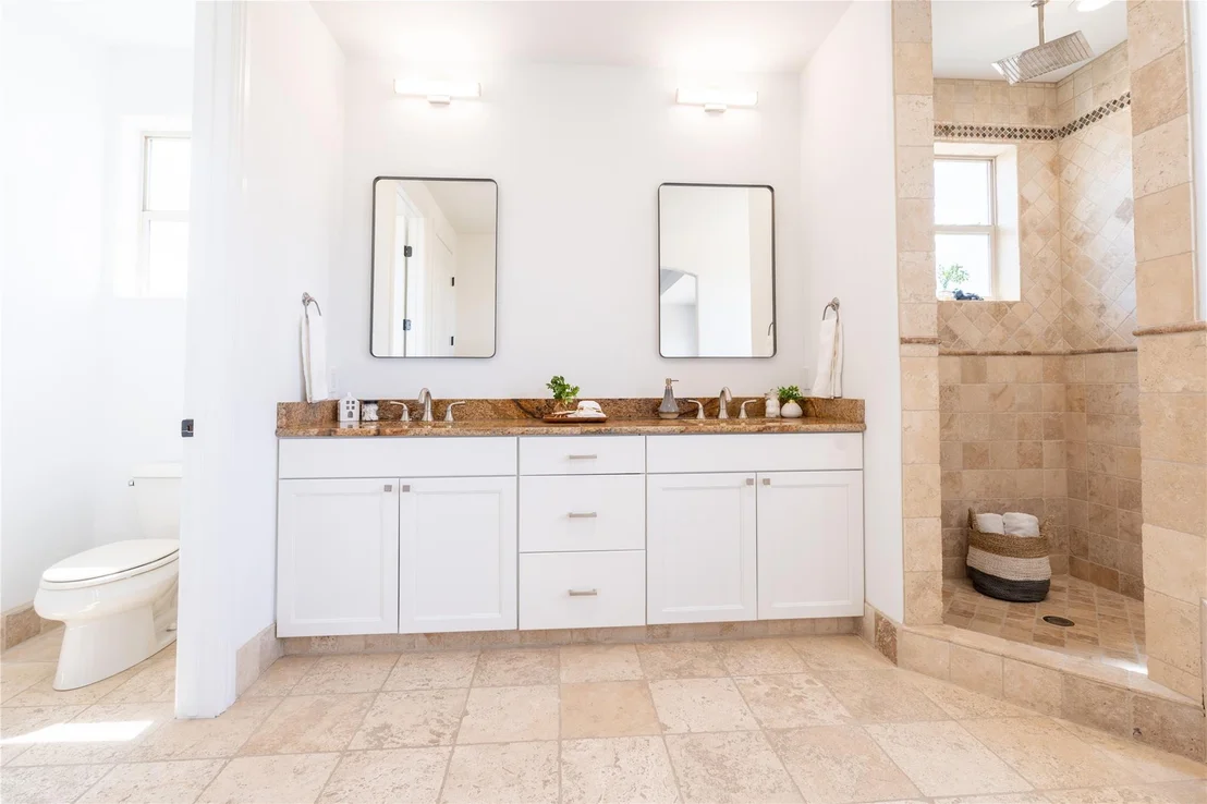 Photo of 724 Chama TRCE