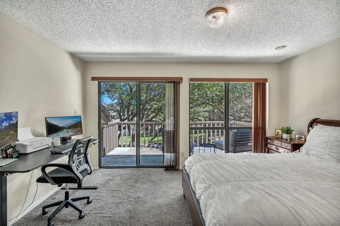 Photo of Unit 7 at 307 Crestview