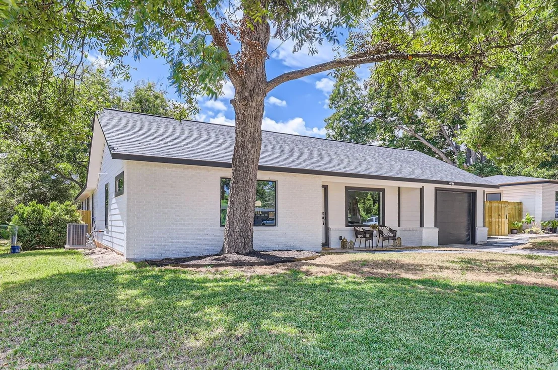 Photo of 1403 Hillcrest DR