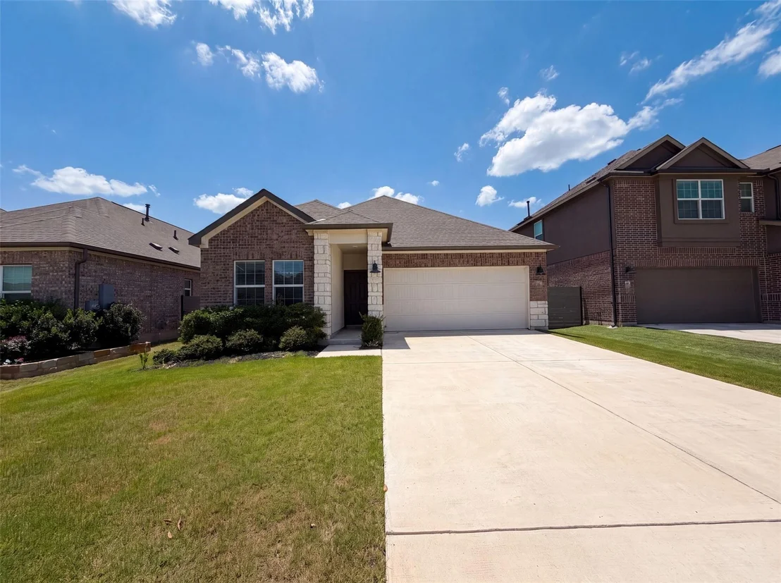 Photo of 424 Wolf Springs RD