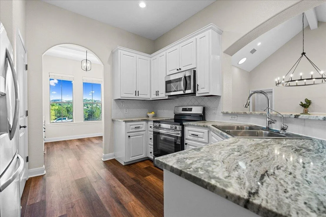 Photo of 10621 W Cave LOOP