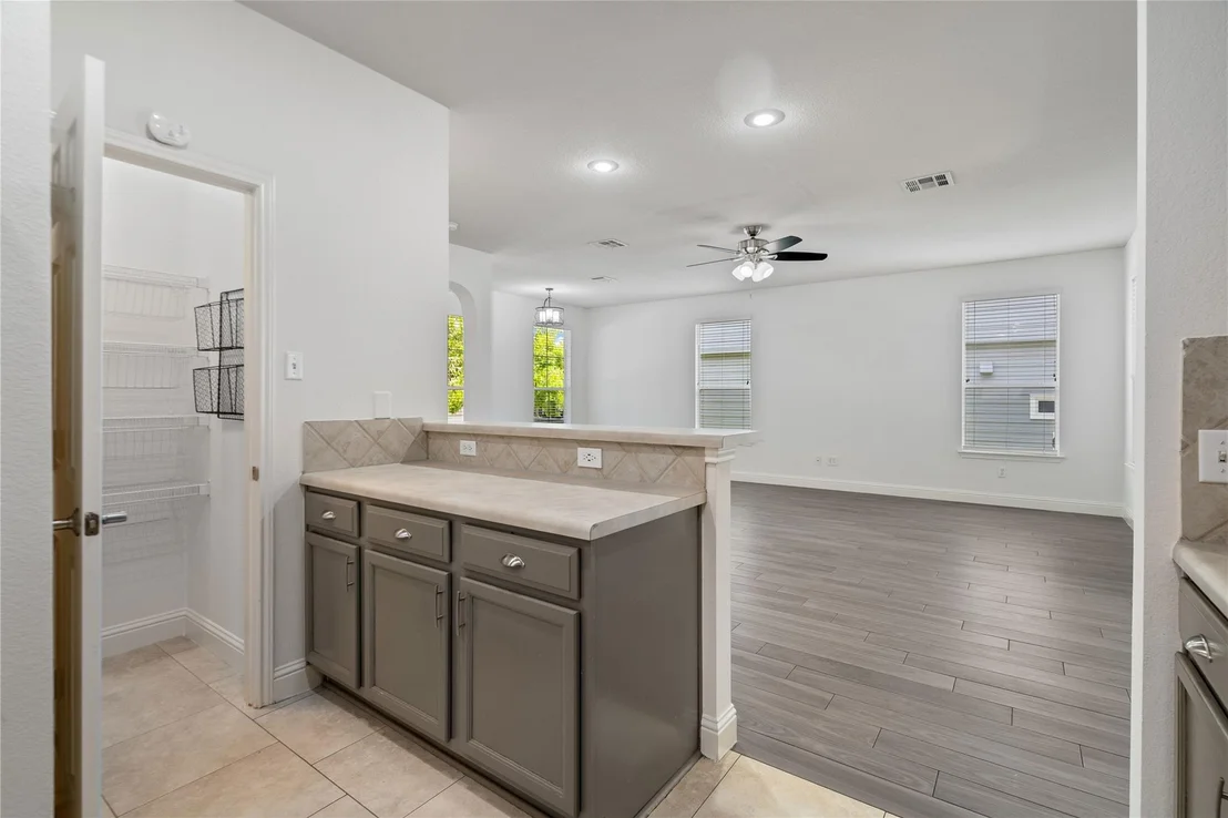 Photo of 1102 Peyton PL