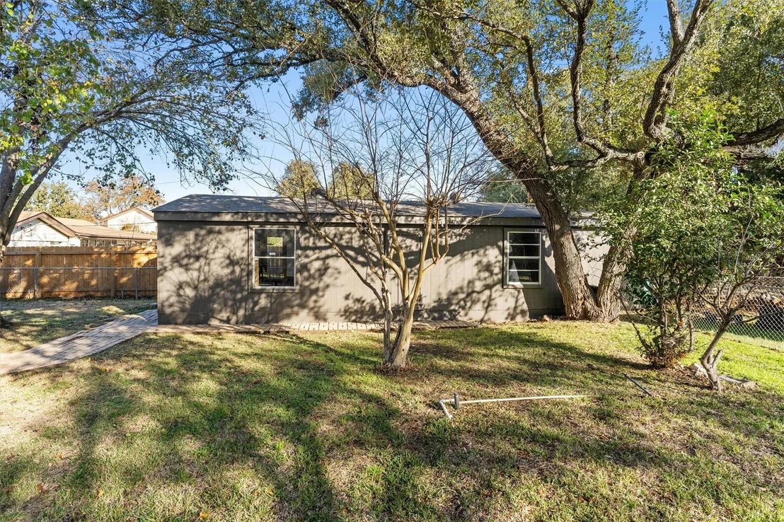 Photo of 1701 Deep Wood DR