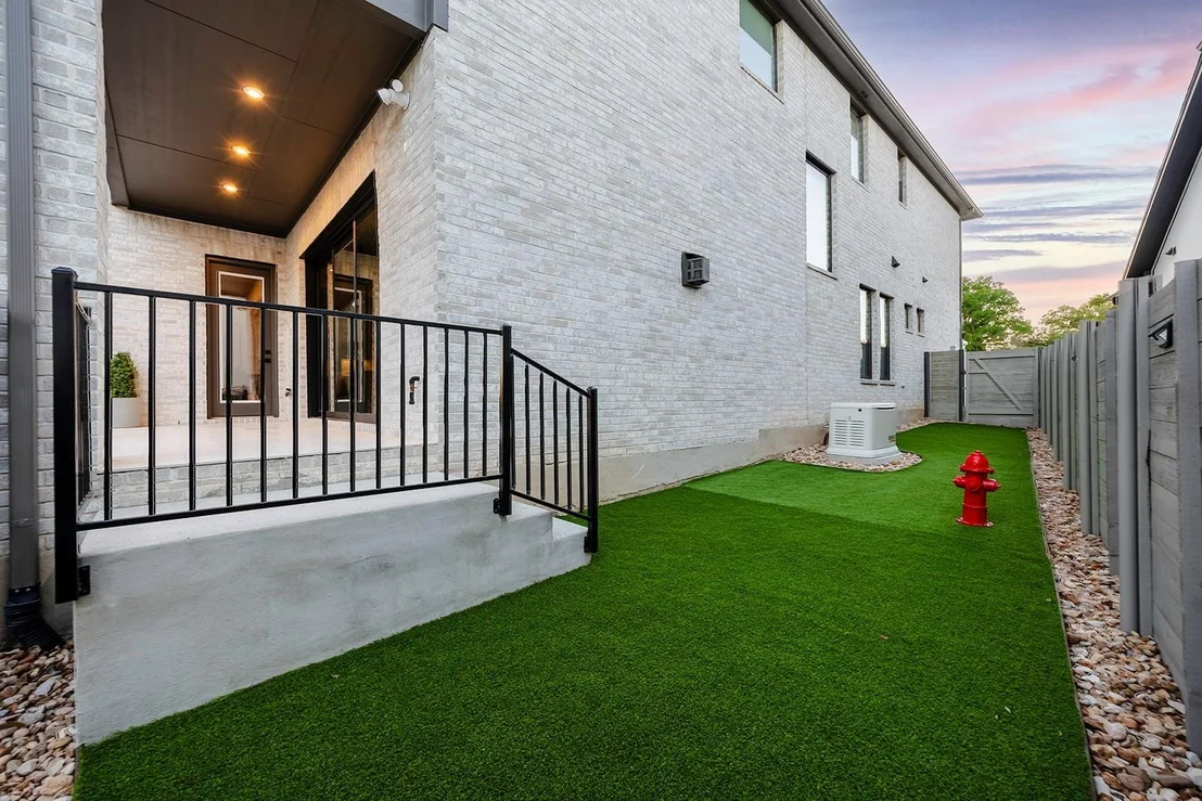 Photo of 645 Wolf Ridge RD
