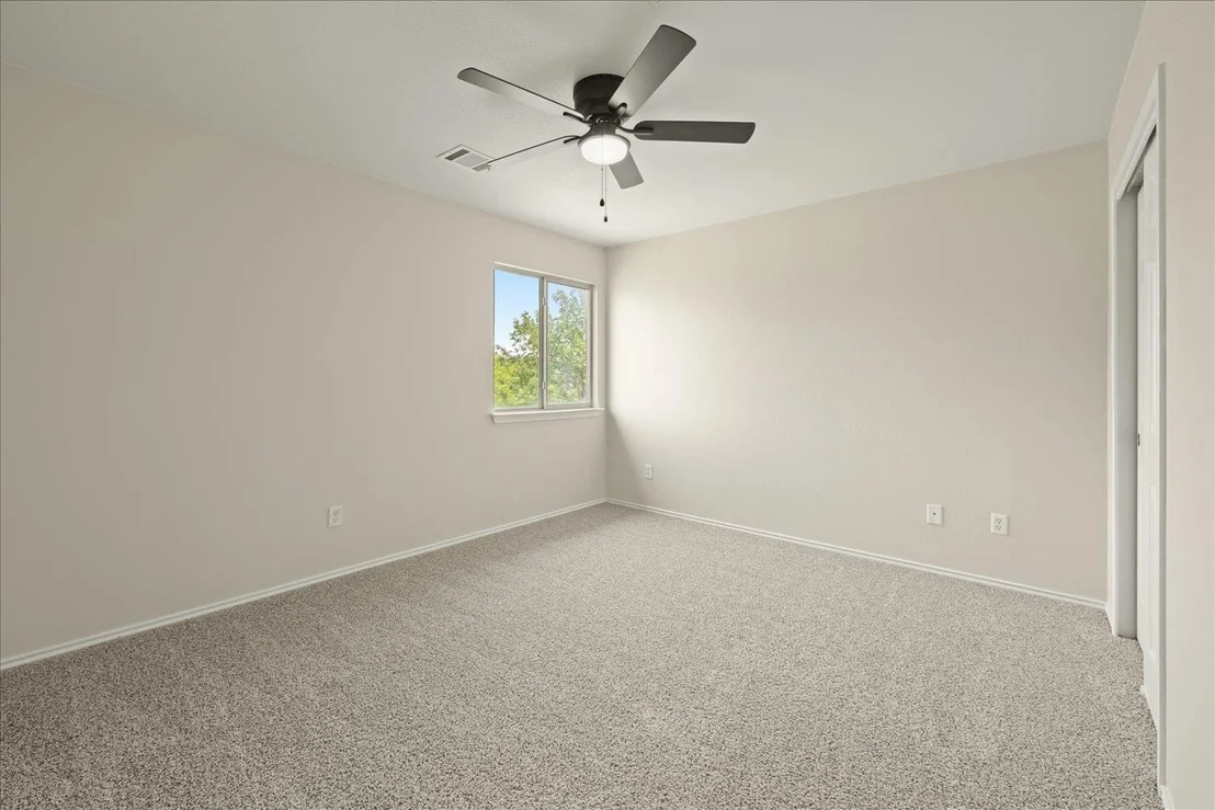 Photo of 15411 Ora LN