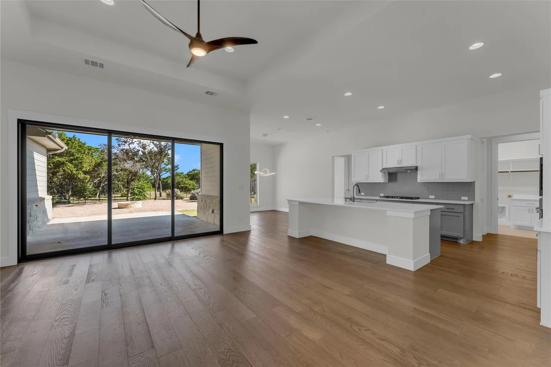 Photo of 2140 Carpenter LOOP