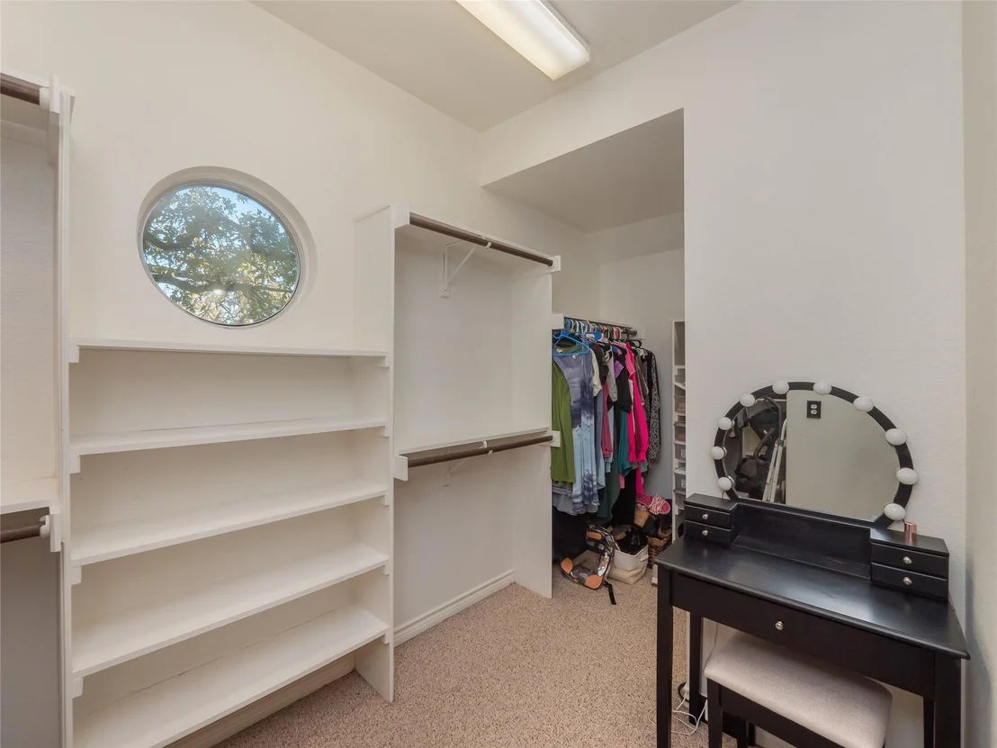 Photo of 533 Arbors CIR