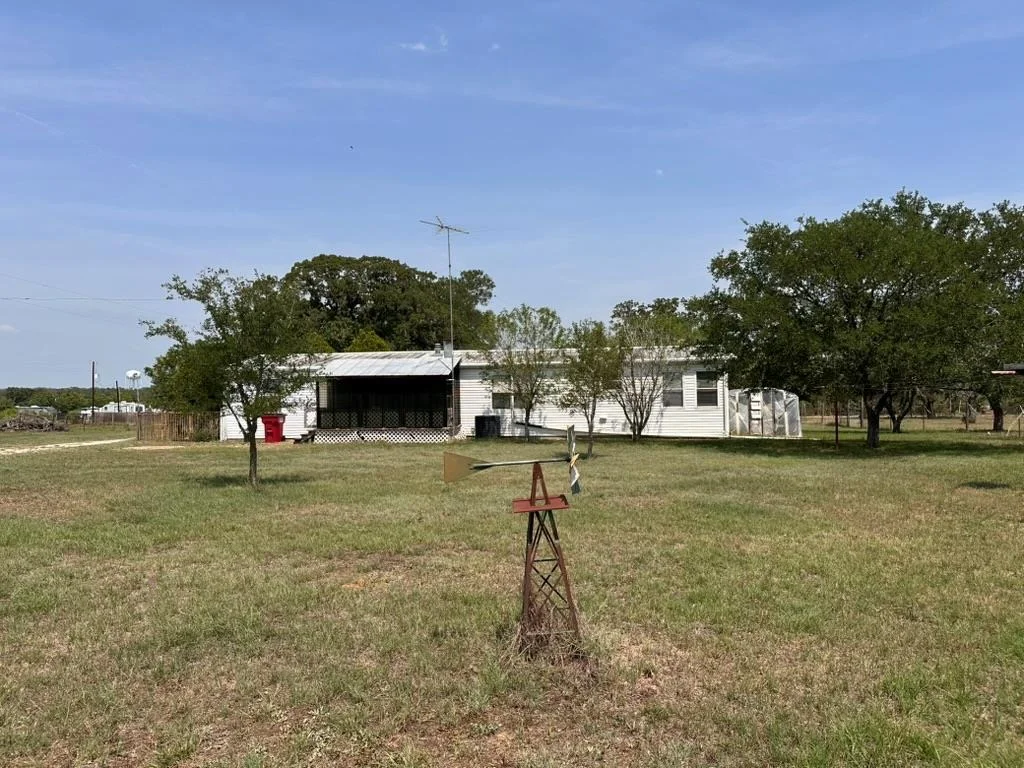 Photo of 124 Three Oaks LN
