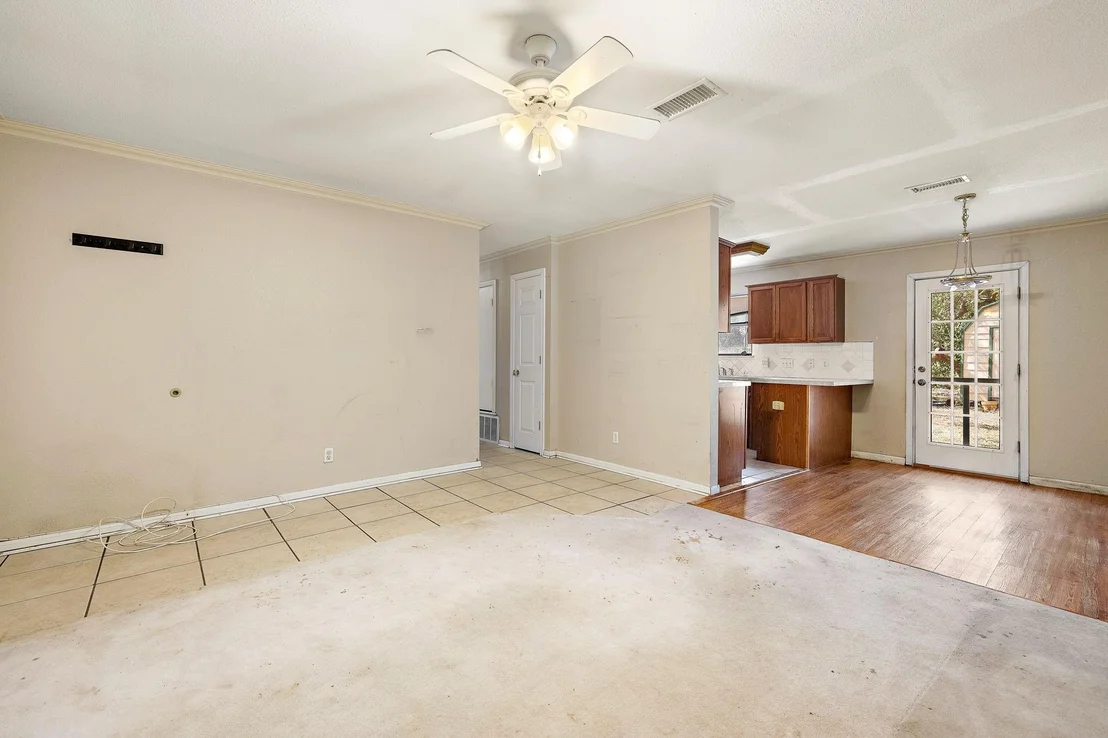 Photo of 1209 Doris LN