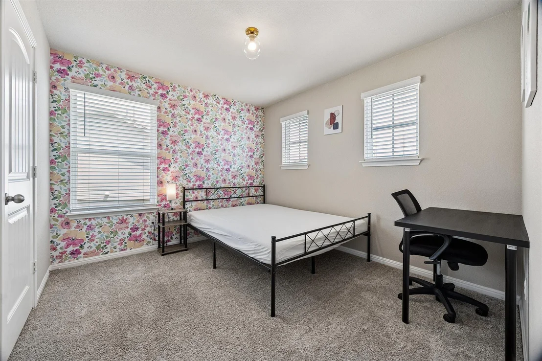 Photo of 104 Blue Sage DR