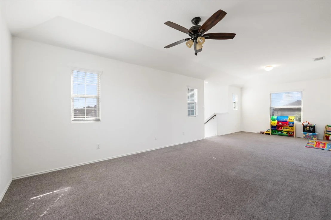 Photo of Unit 12F at 524 Circle WAY