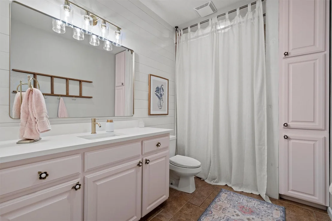 Photo of 323 Patricia RD
