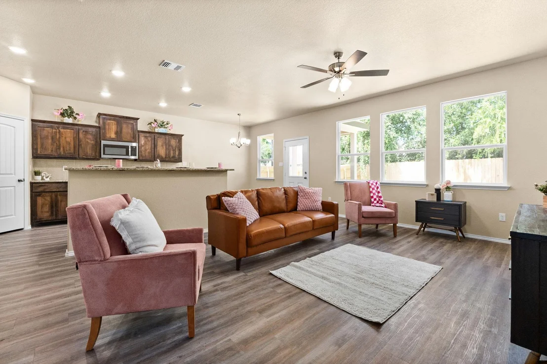 Photo of 1348 Lindsey DR