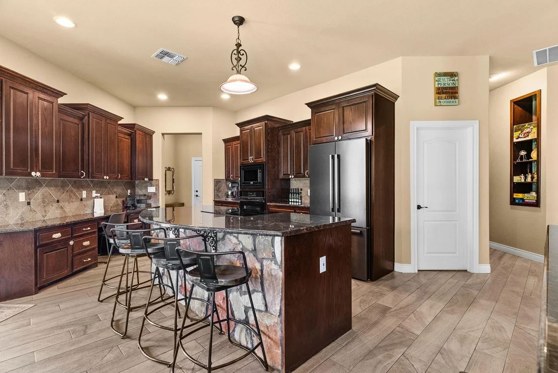 Photo of 121 Eagle Rock