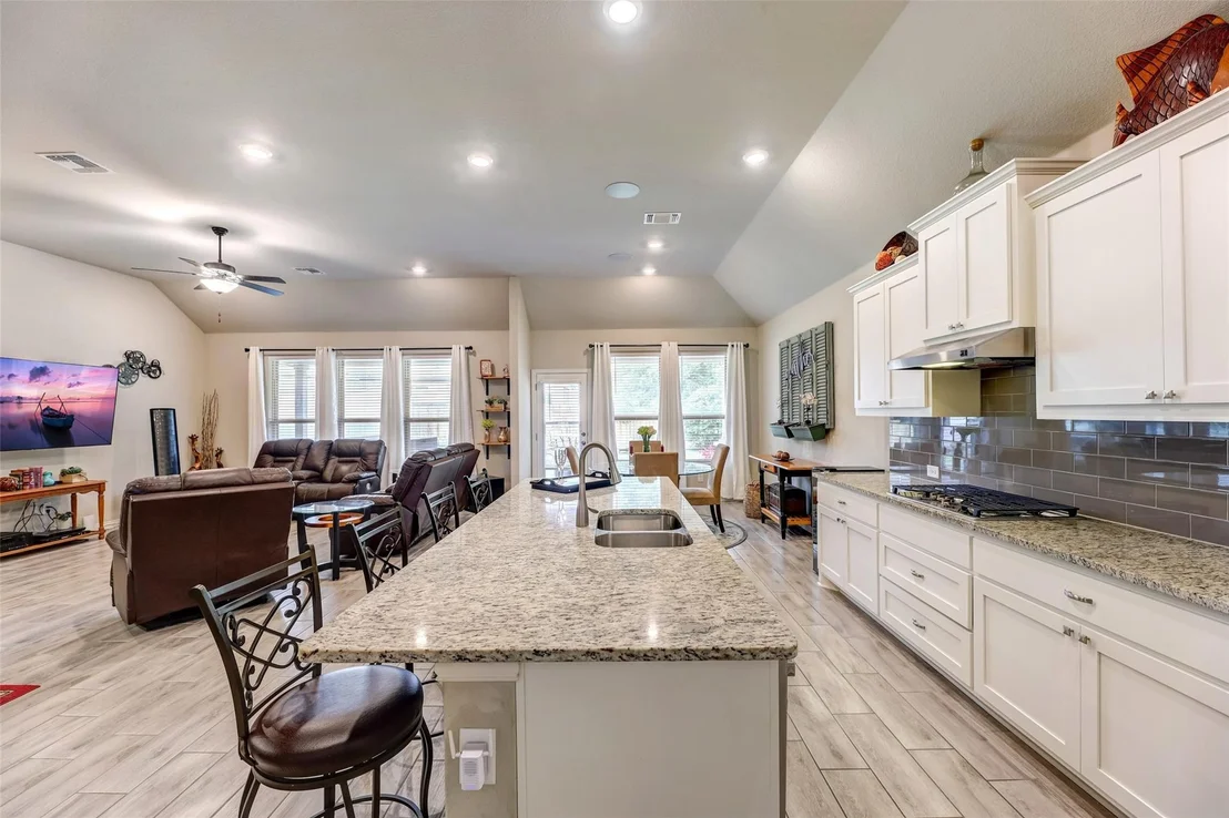 Photo of 285 Coyote Creek WAY