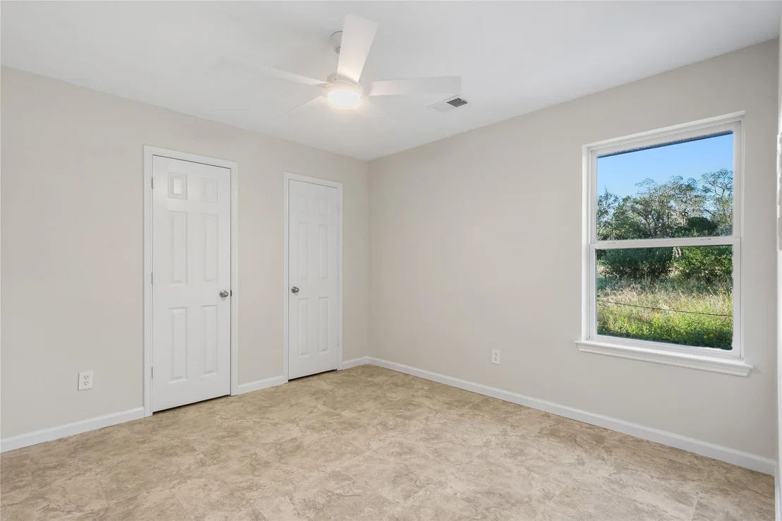 Photo of 1104 Cliffview DR