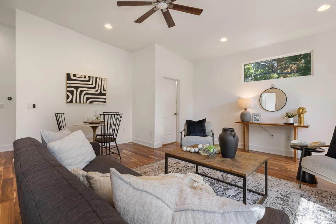 Photo of 1208 Kinney Ave