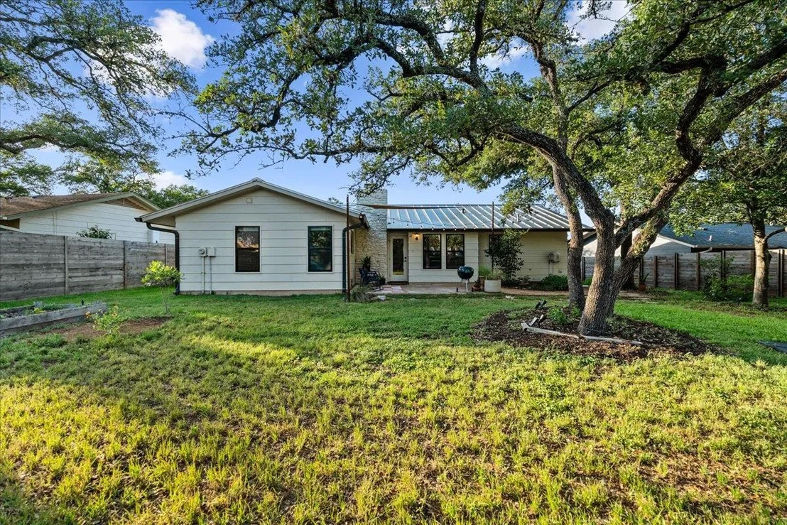 Photo of 6905 Whispering Oaks DR