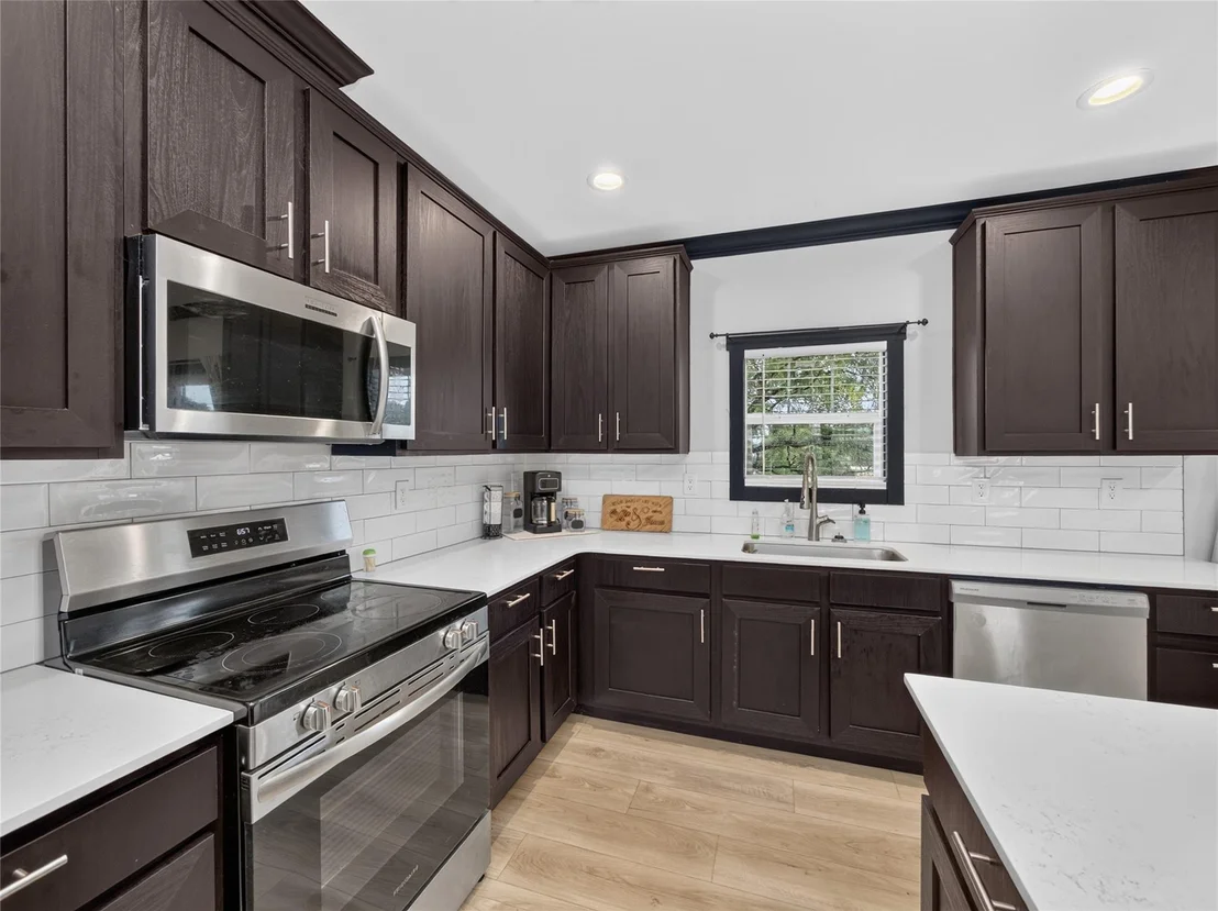 Photo of 1106 Hi Line DR