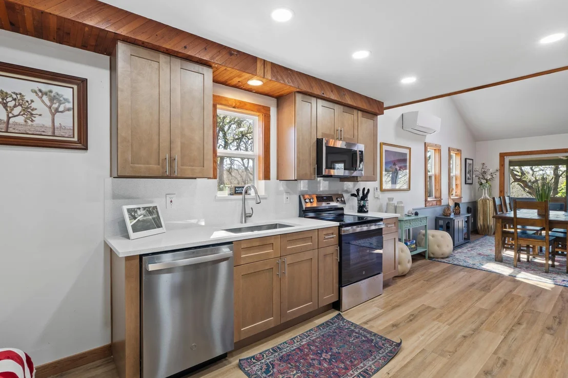 Photo of 205 Shadows DR