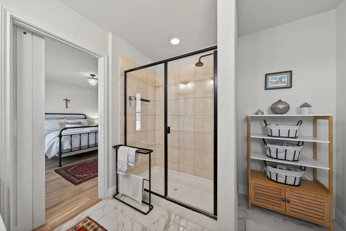 Photo of 613 Whitman Ave