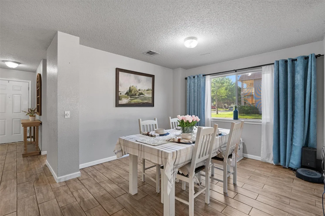 Photo of 372 Tobin DR