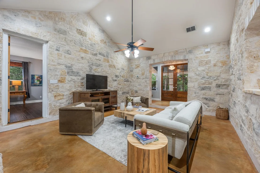 Photo of 10921 Long Branch DR