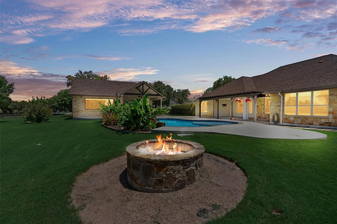 Photo of 152 Whitney Woods CIR