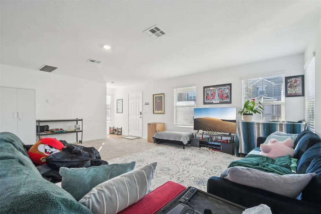 Photo of 857 Powell ST