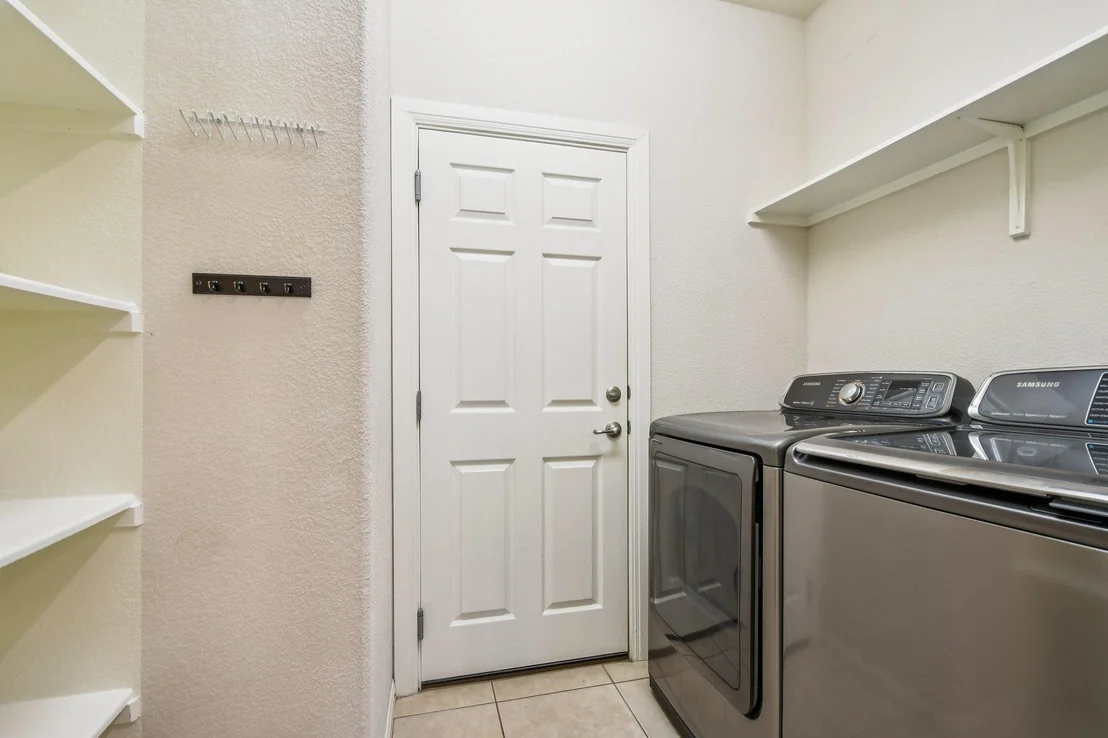 Photo of 634 Irvin DR