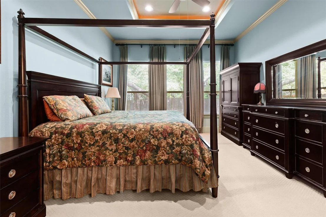 Photo of 8512 Etienne CV