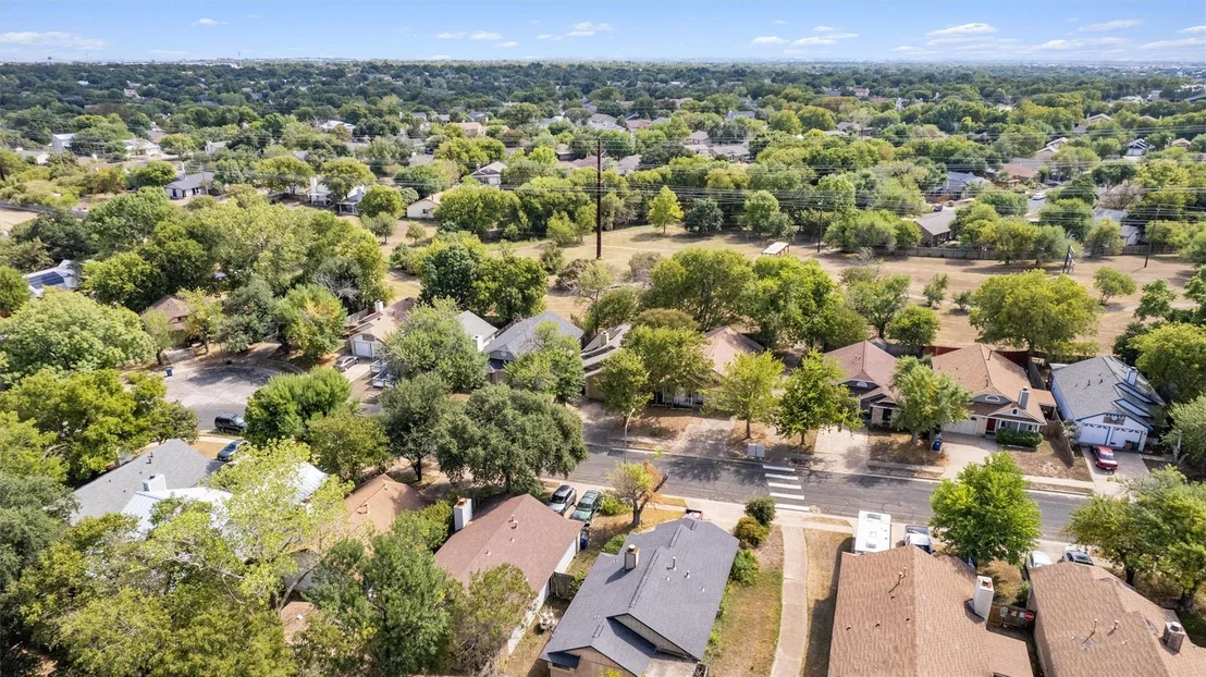 Photo of 1809 Heatherglen LN