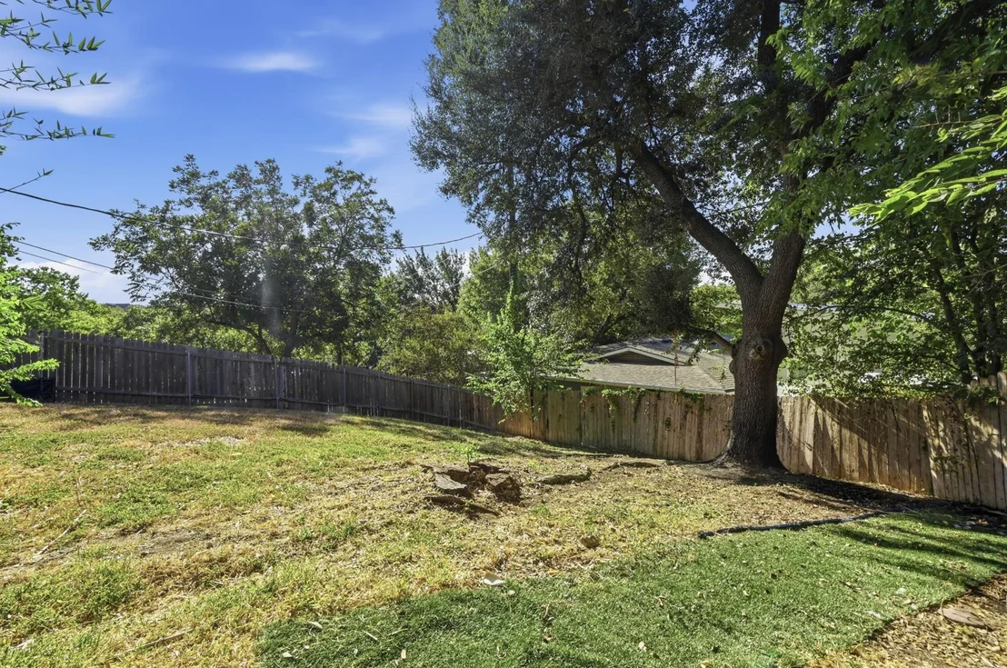 Photo of 2600 Oakhaven DR