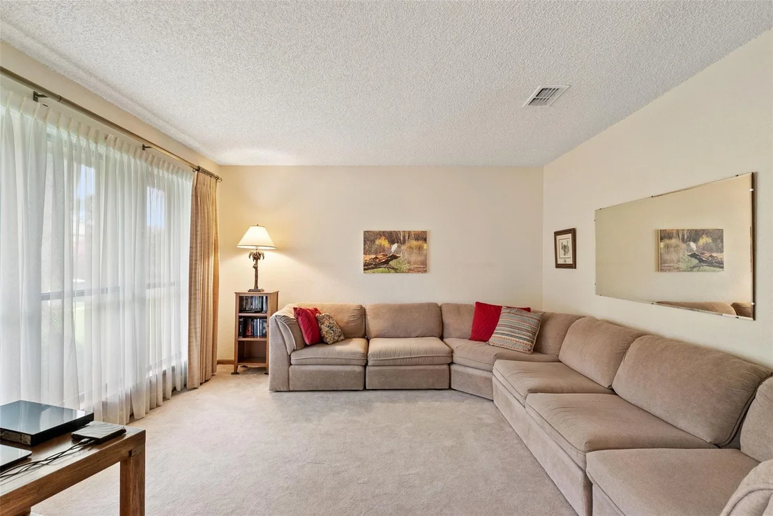 Photo of 1409 Thaddeus CV