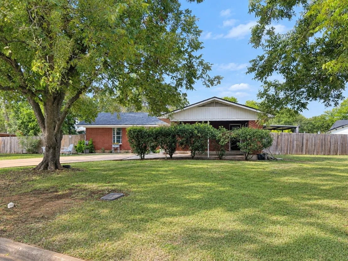 Photo of 1206 Lake Terrace DR