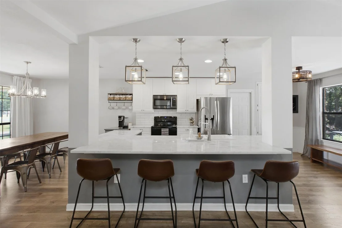 Photo of 4102 Sequoia TRL W