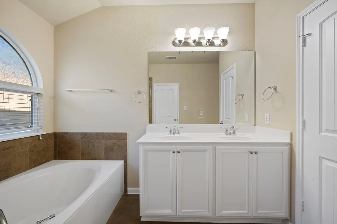 Photo of 512 Glacial Stream LN