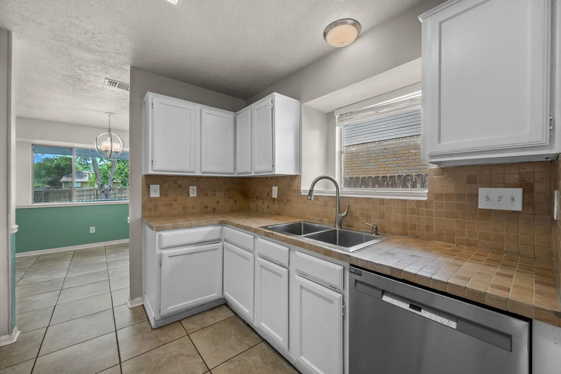 Photo of 1605 Quail Run RD