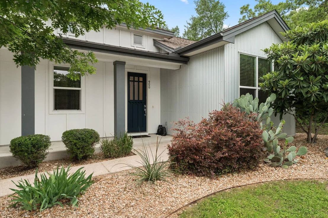 Photo of 900 Lipan TRL